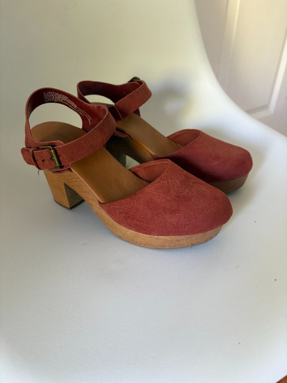 Universal Thread Rust Ankle Strap Clogs Size 7 Boho 70s Faux Leather Cottagecore